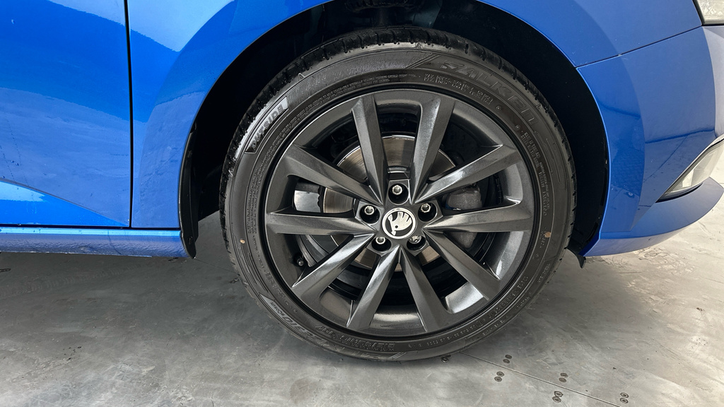 Skoda Fabia 1.0 Mpi 75Ps Se Ss 5-Dr Hatchback Blue #25