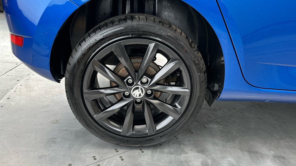 Skoda Fabia 1.0 Mpi 75Ps Se Ss 5-Dr Hatchback Blue #24