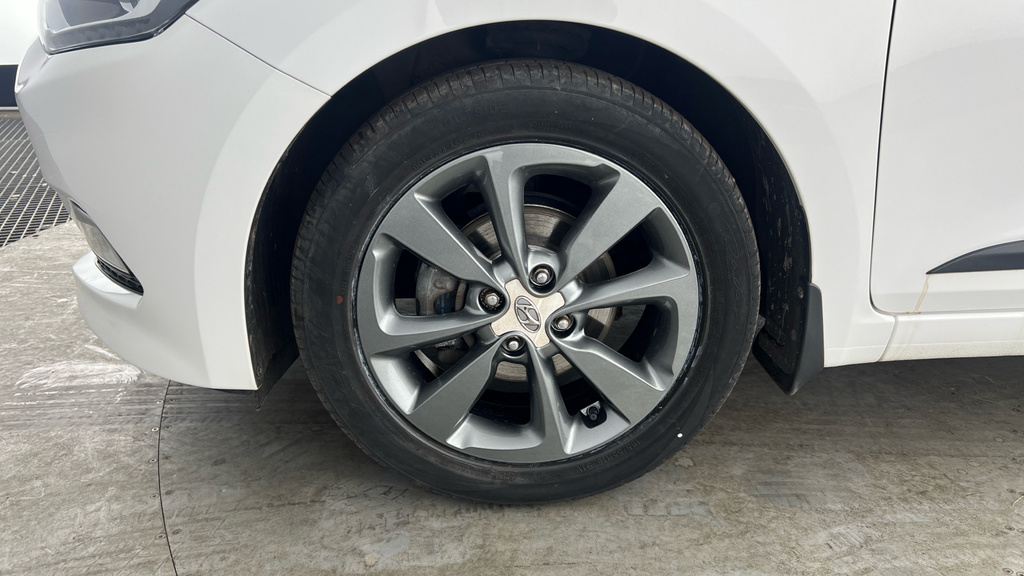 Hyundai I20 Se White #23