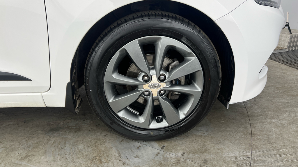 Hyundai I20 Se White #26