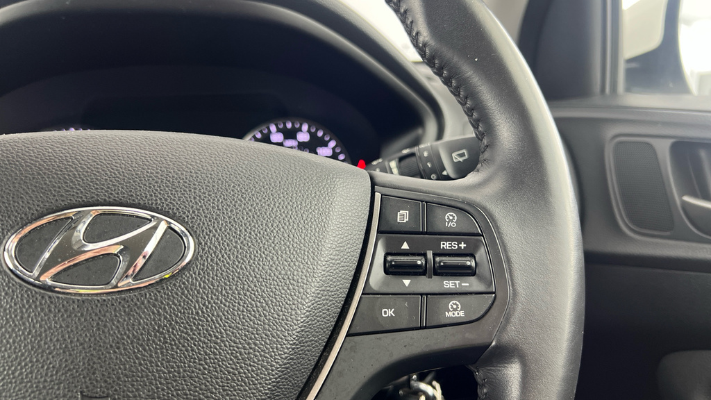 Hyundai I20 Se White #14
