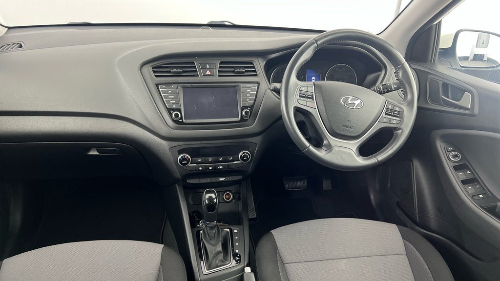 Hyundai I20 Se White #11