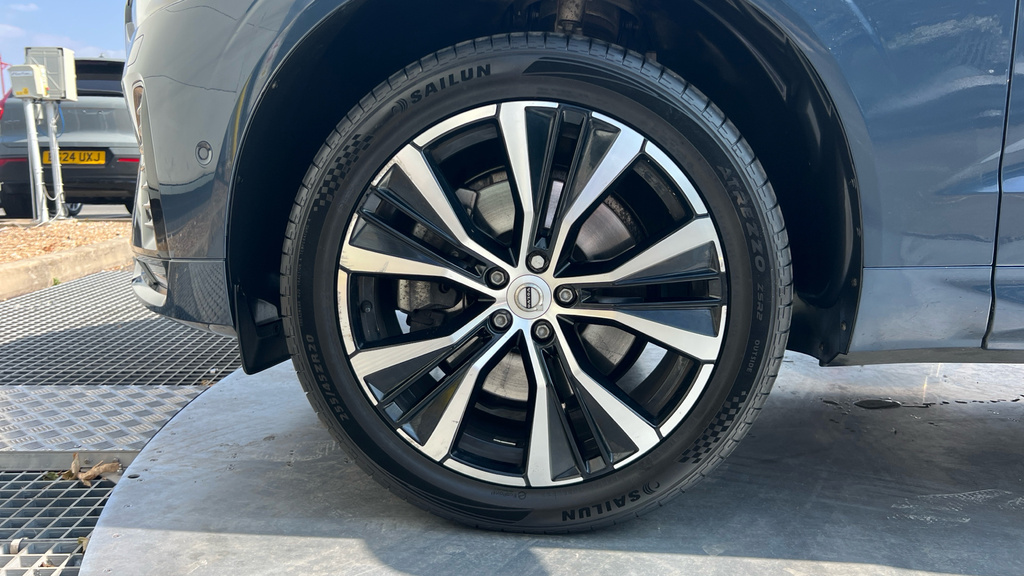 Volvo XC60 Xc60 B5 Mhev Awd Grey #26