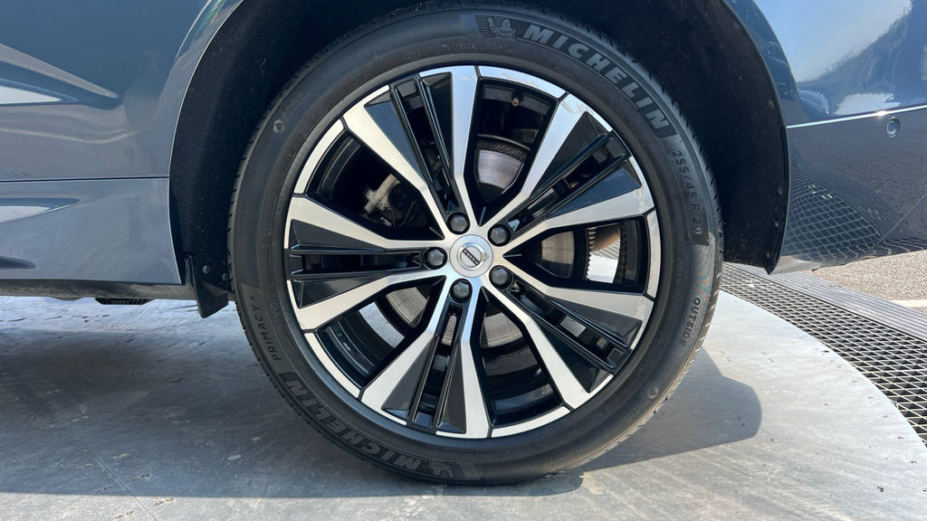 Volvo XC60 Xc60 B5 Mhev Awd Grey #25