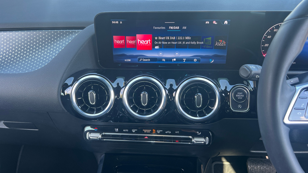 Mercedes-Benz GLA Class Gla 200 Amg Line Executive Blue #19