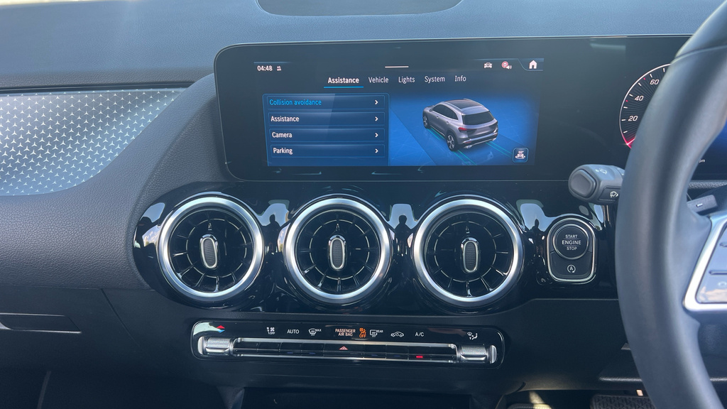 Mercedes-Benz GLA Class Gla 200 Amg Line Executive Blue #40