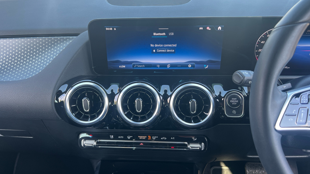 Mercedes-Benz GLA Class Gla 200 Amg Line Executive Blue #17