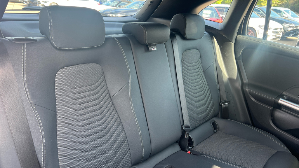 Mercedes-Benz GLA Class Gla 200 Amg Line Executive Blue #29