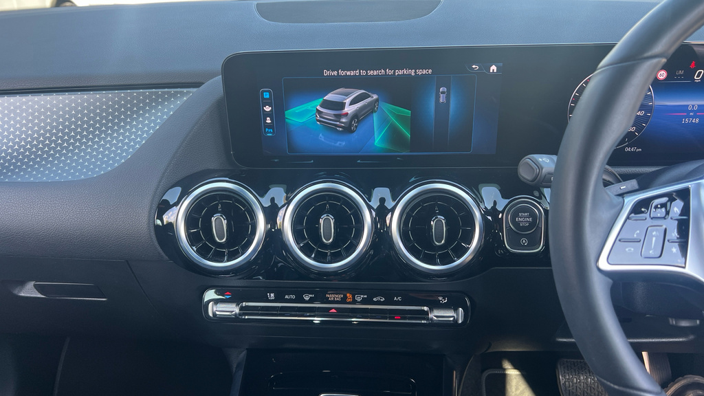 Mercedes-Benz GLA Class Gla 200 Amg Line Executive Blue #36