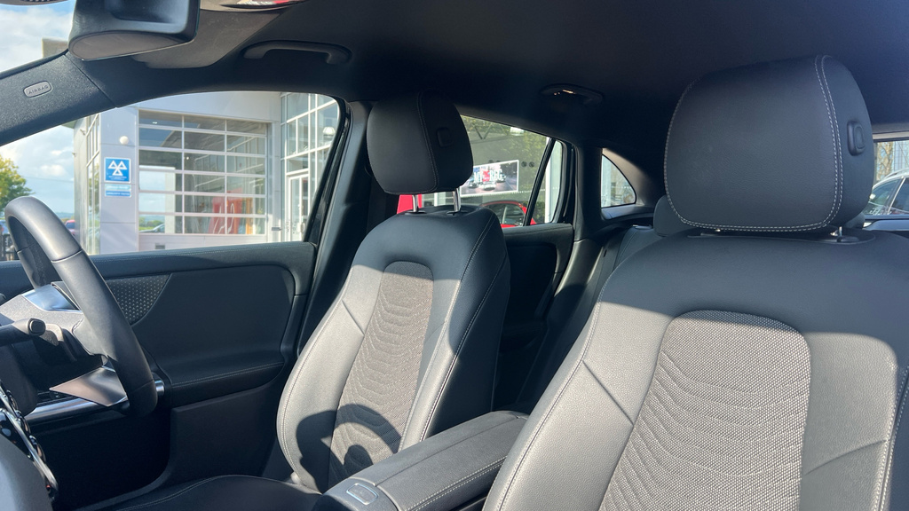 Mercedes-Benz GLA Class Gla 200 Amg Line Executive Blue #28