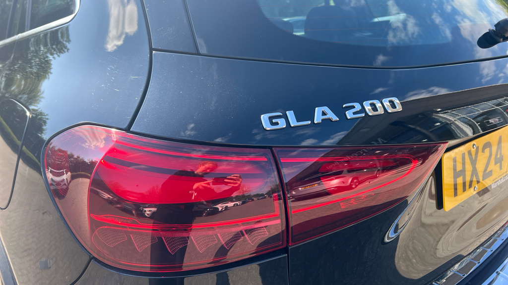 Mercedes-Benz GLA Class Gla 200 Amg Line Executive Blue #32