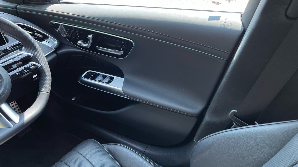 Mercedes-Benz E Class E220d Exclusive Edition 9G-tronic Silver #41