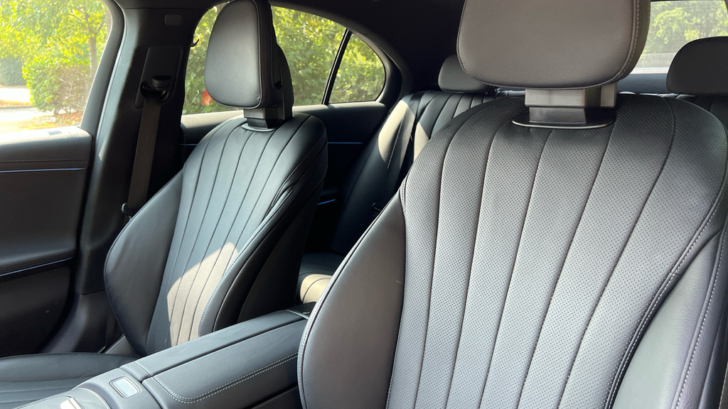 Mercedes-Benz E Class E220d Exclusive Edition 9G-tronic Silver #26