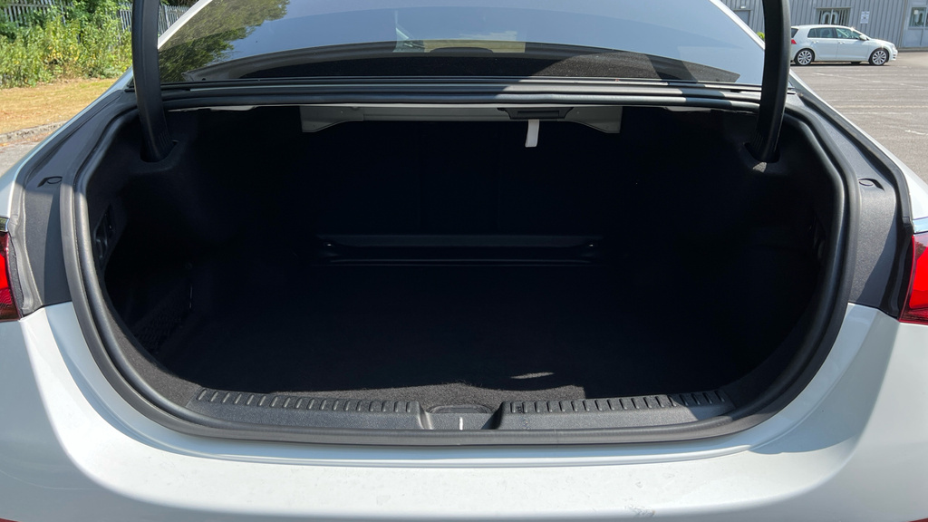 Mercedes-Benz E Class E220d Exclusive Edition 9G-tronic Silver #28