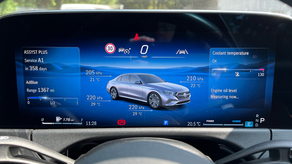 Mercedes-Benz E Class E220d Exclusive Edition 9G-tronic Silver #33