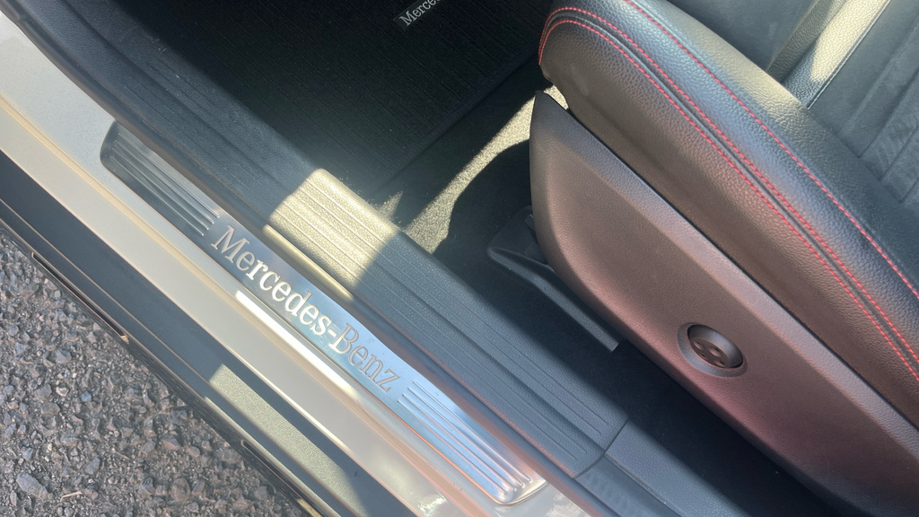 Mercedes-Benz GLA Class Gla 220 D Black #39