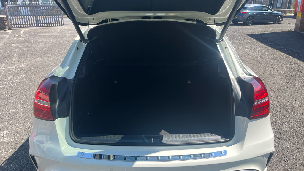 Mercedes-Benz GLA Class Gla 220 D Black #15