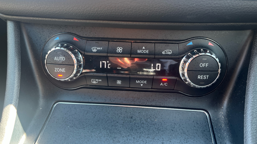 Mercedes-Benz GLA Class Gla 220 D Black #38