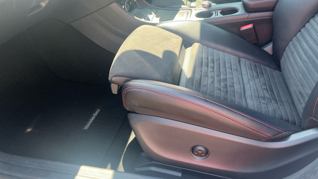 Mercedes-Benz GLA Class Gla 220 D Black #34