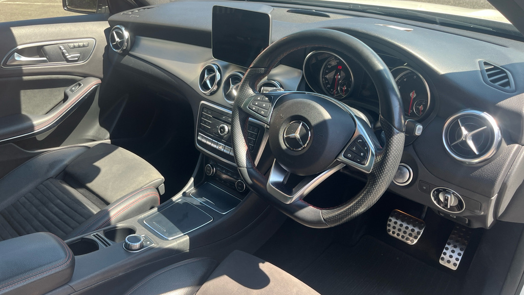 Mercedes-Benz GLA Class Gla 220 D Black #9