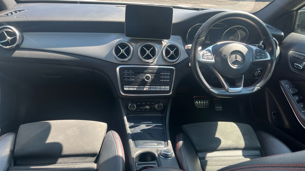 Mercedes-Benz GLA Class Gla 220 D Black #11