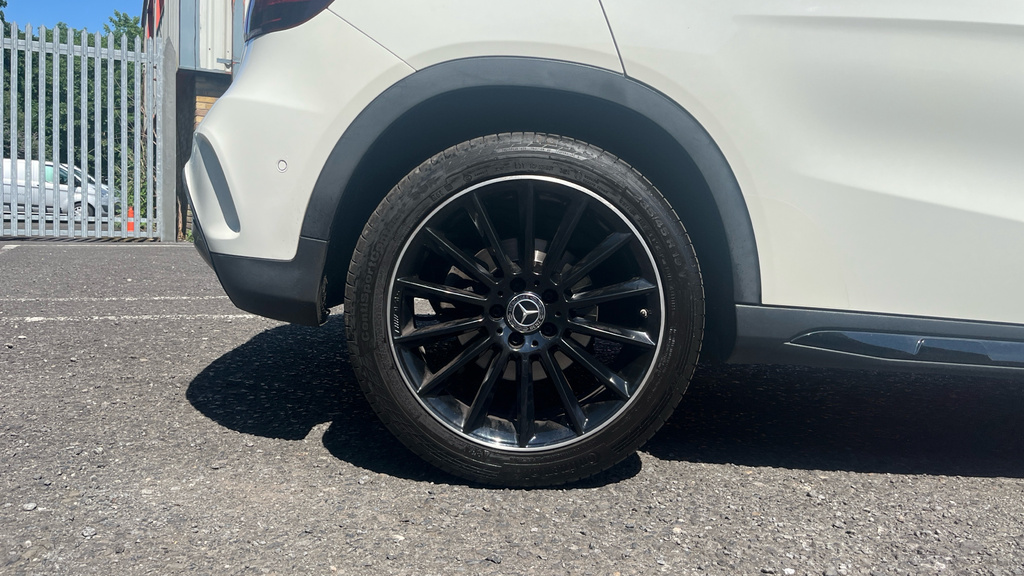 Mercedes-Benz GLA Class Gla 220 D Black #18