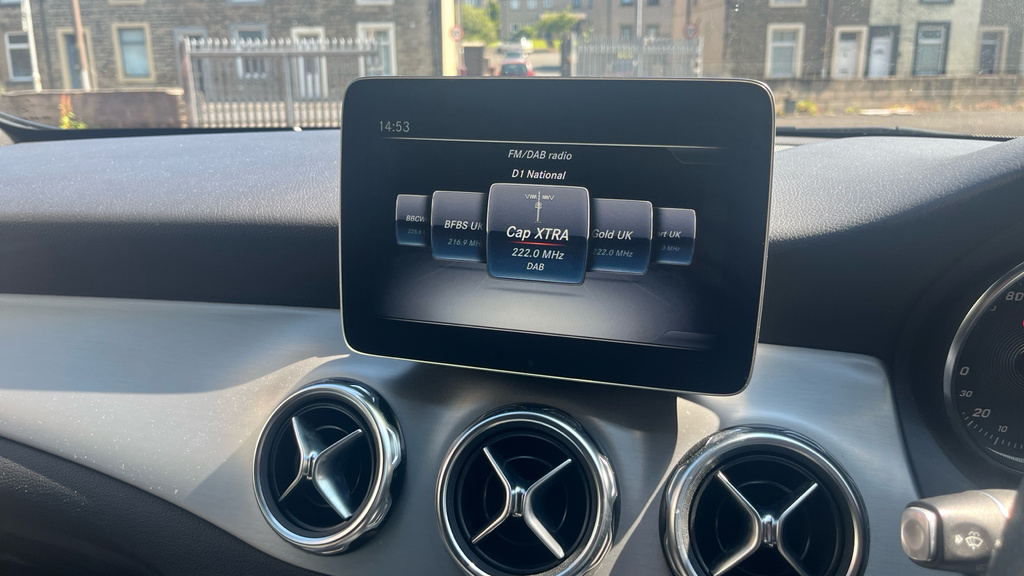 Mercedes-Benz GLA Class Gla 220 D Black #37