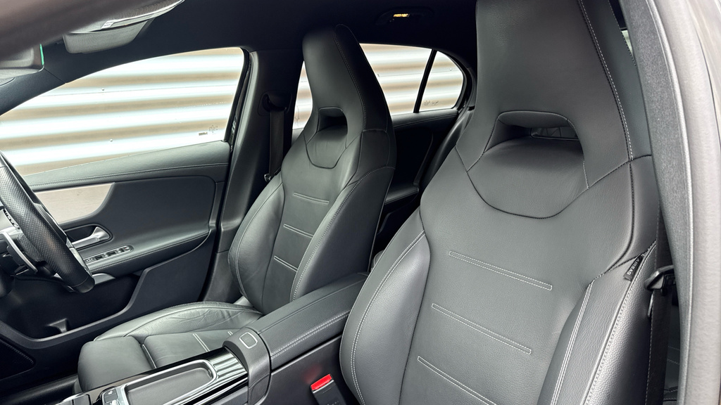 Mercedes-Benz A Class A200 Amg Line Executive Black #23