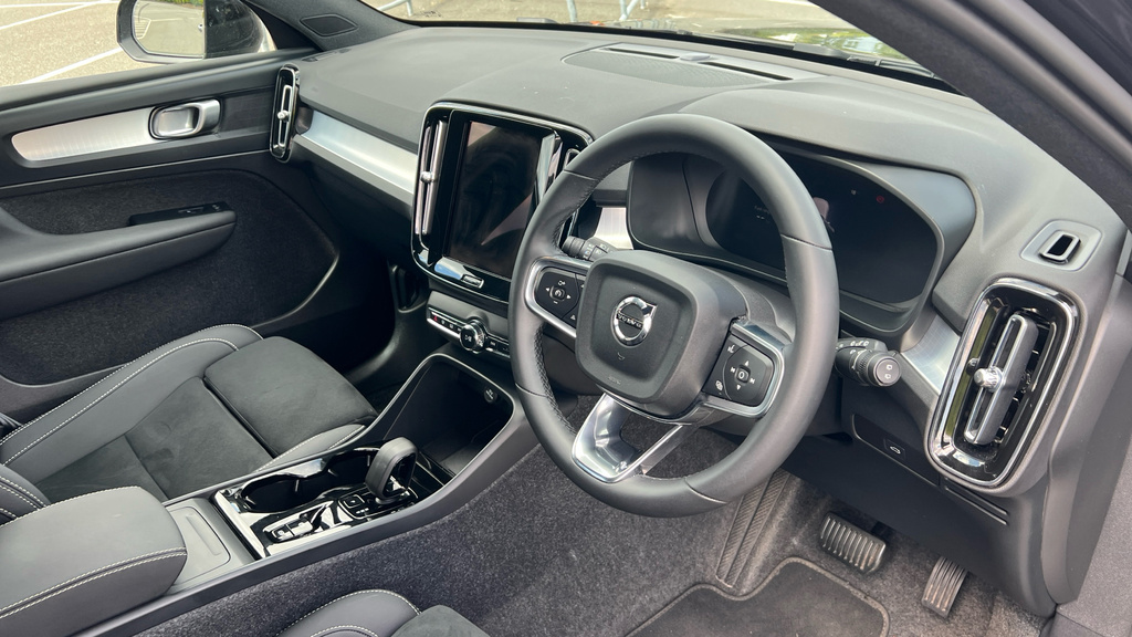 Volvo XC40 2.0 B3p Plus Black Edition Black #9