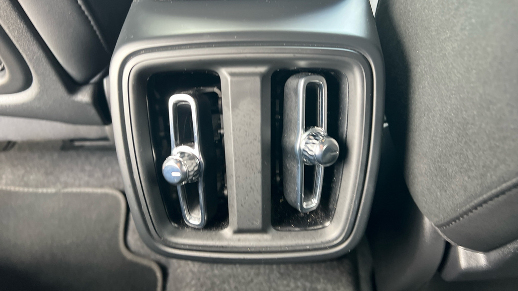 Volvo XC40 2.0 B3p Plus Black Edition Black #46