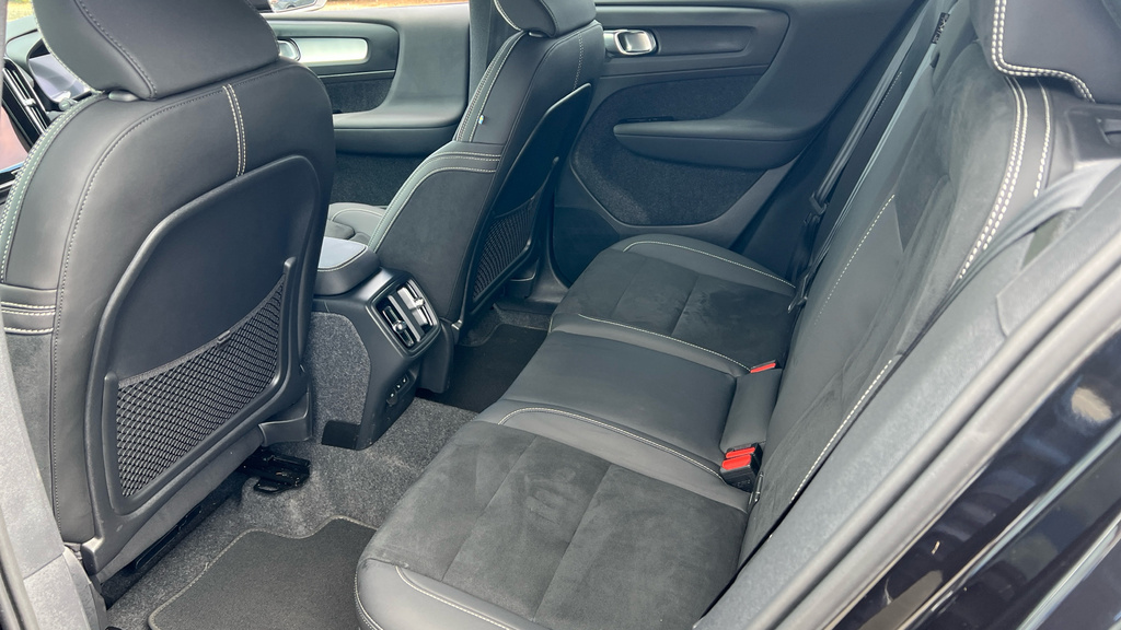 Volvo XC40 2.0 B3p Plus Black Edition Black #14