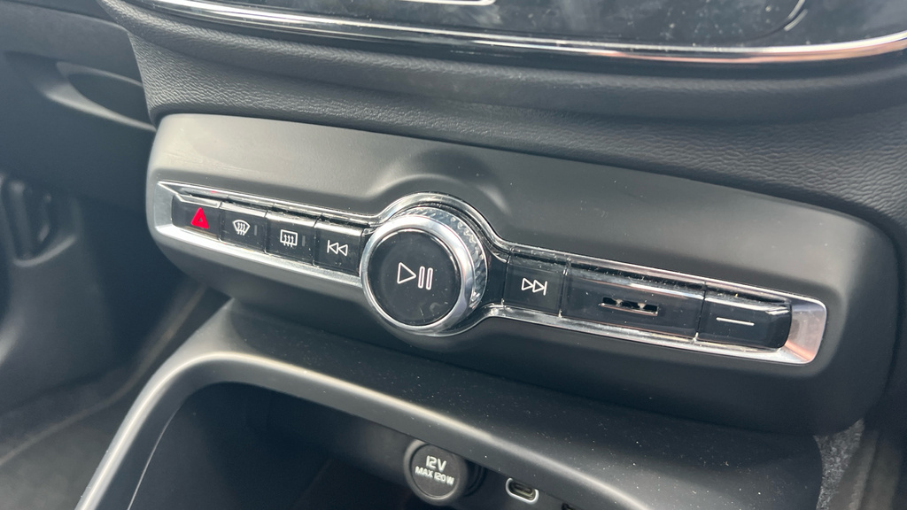 Volvo XC40 2.0 B3p Plus Black Edition Black #55