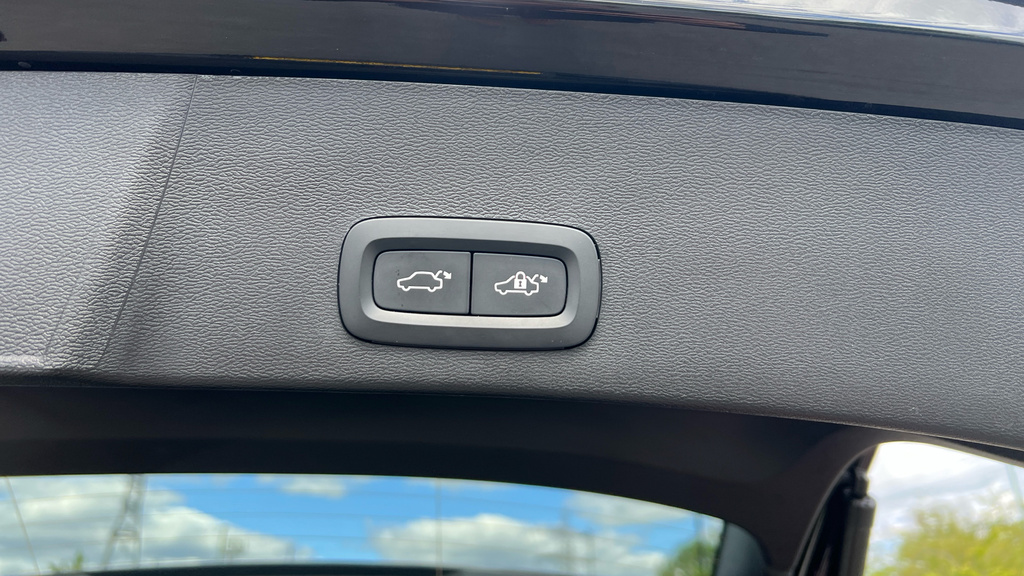 Volvo XC40 2.0 B3p Plus Black Edition Black #41