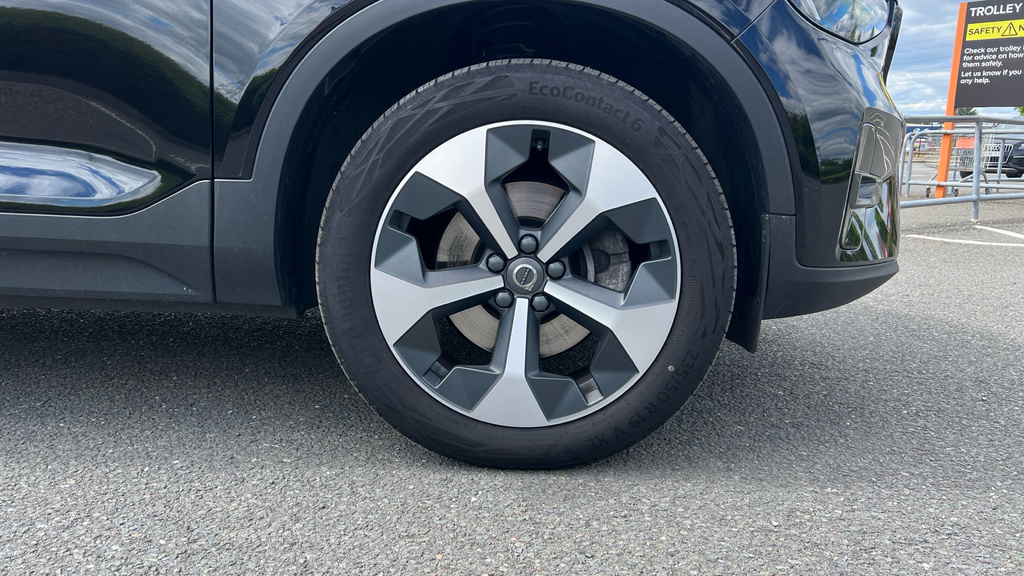 Volvo XC40 2.0 B3p Plus Black Edition Black #17