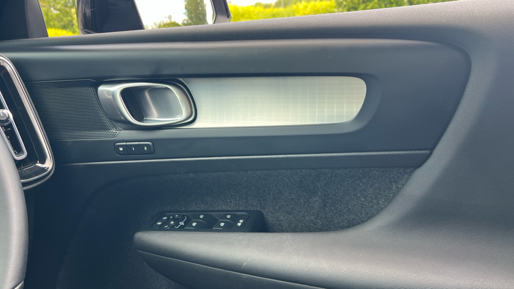 Volvo XC40 2.0 B3p Plus Black Edition Black #37