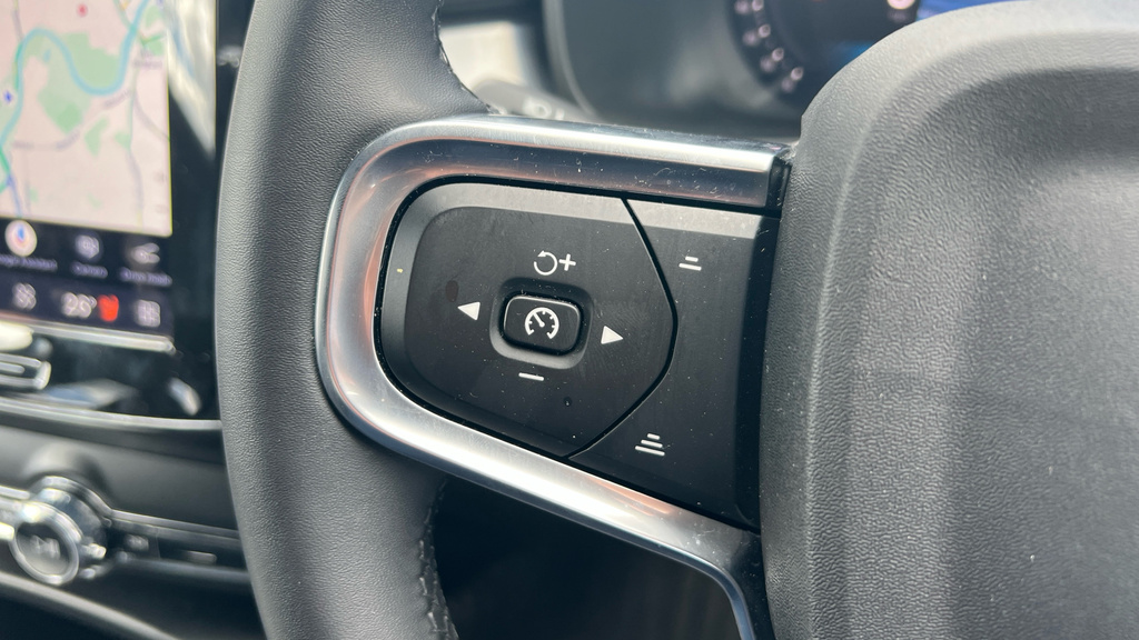 Volvo XC40 2.0 B3p Plus Black Edition Black #29