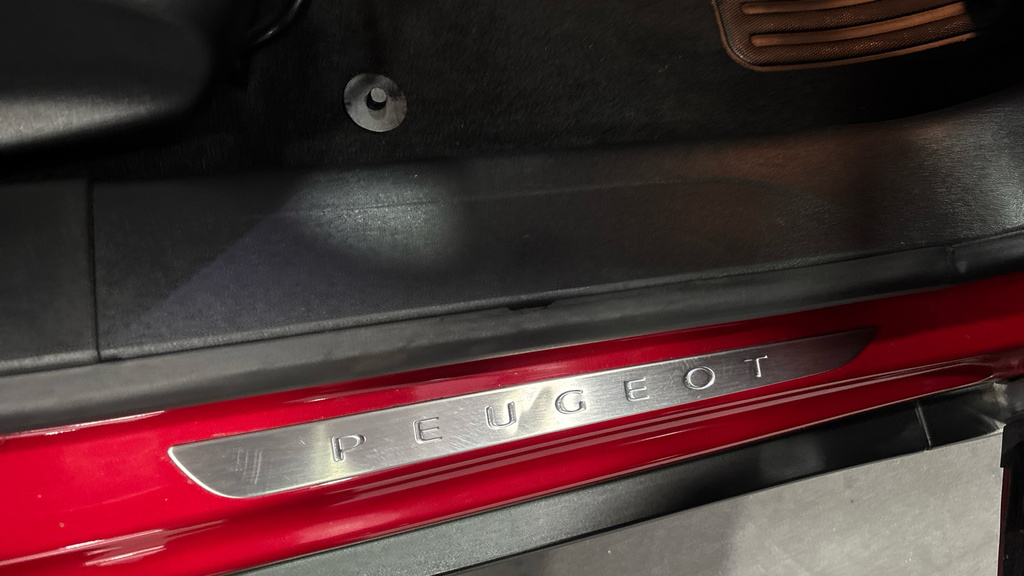 Peugeot 2008 1.2 Puretech Active Start Stop Grey #37