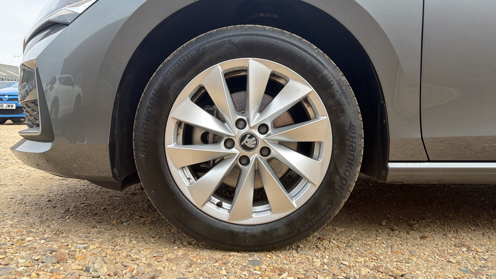 Skoda Superb 1.5 Tsi E-tec Se L Dsg Hatchback Silver #24
