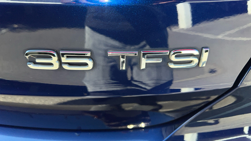 Audi Q3 35 Tfsi Technik Comfortsound Pack Black #58