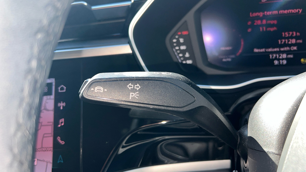 Audi Q3 35 Tfsi Technik Comfortsound Pack Black #34