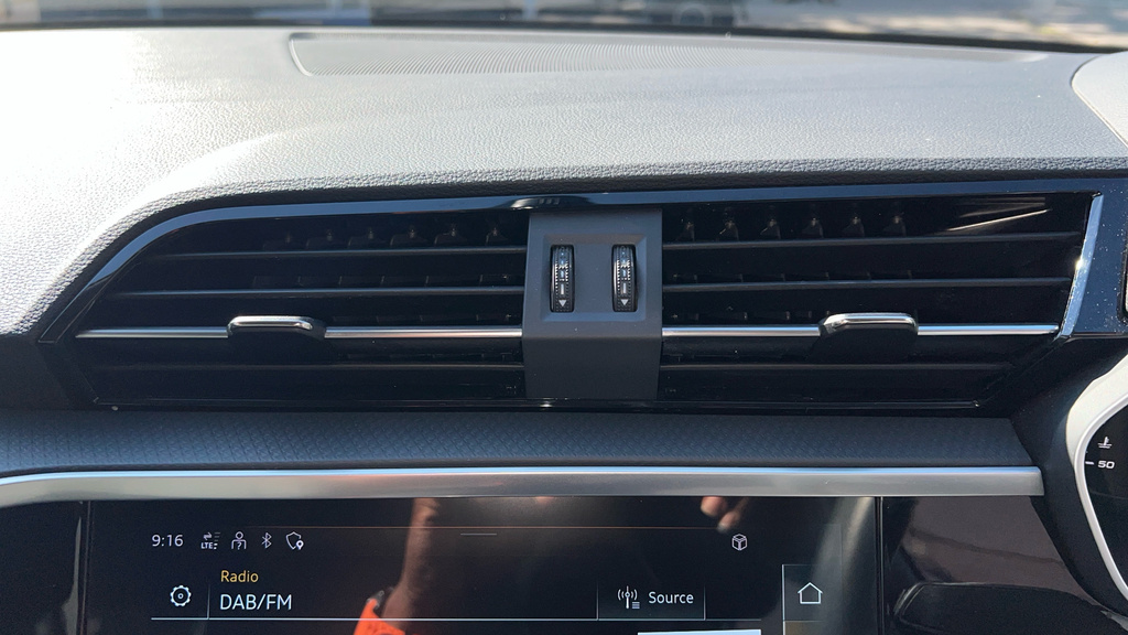 Audi Q3 35 Tfsi Technik Comfortsound Pack Black #23