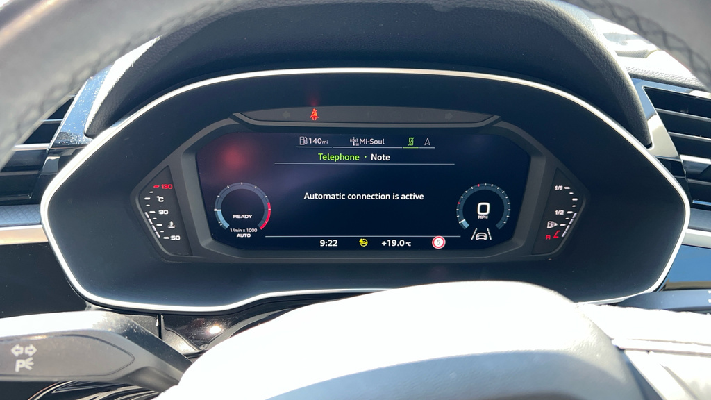 Audi Q3 35 Tfsi Technik Comfortsound Pack Black #52
