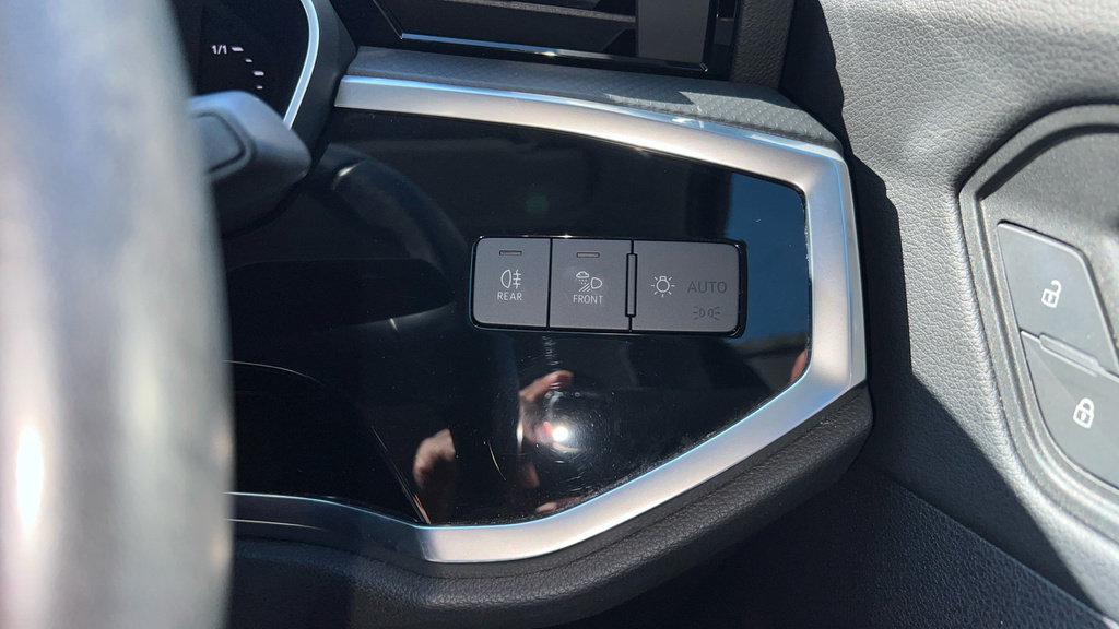 Audi Q3 35 Tfsi Technik Comfortsound Pack Black #41