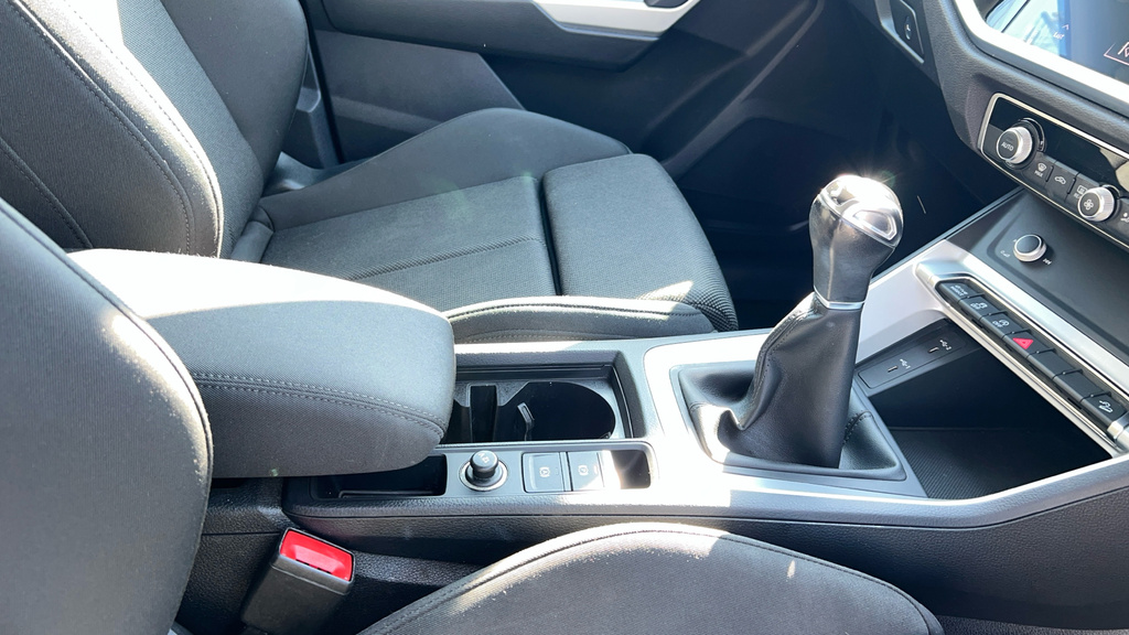 Audi Q3 35 Tfsi Technik Comfortsound Pack Black #25