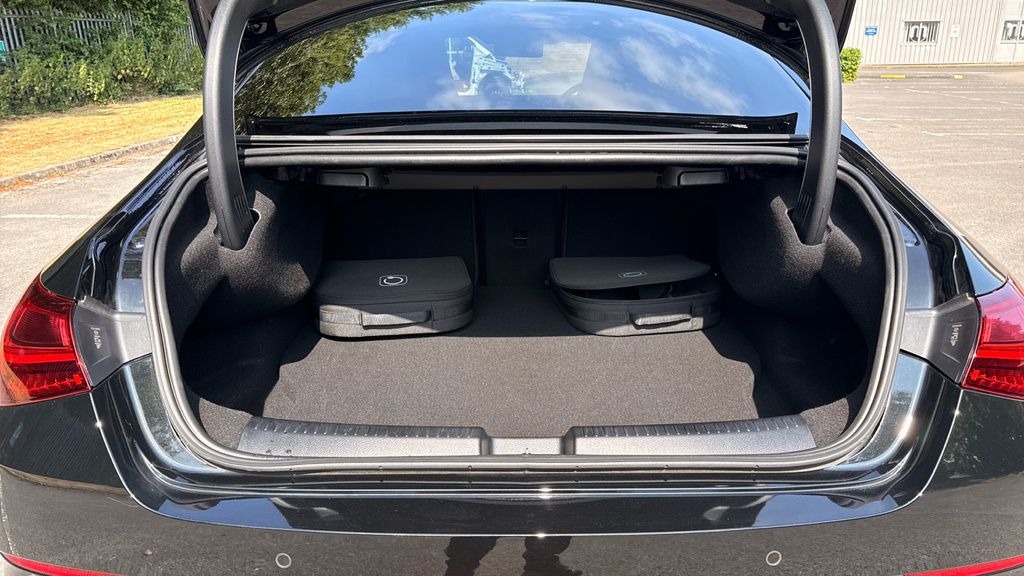 Mercedes-Benz CLA Class 220D Amg Line Premium Plus Tip White #28