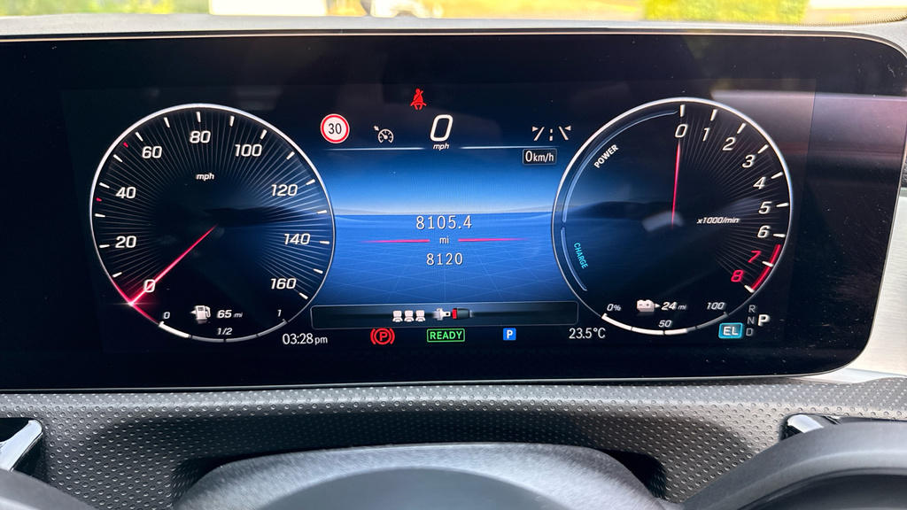 Mercedes-Benz CLA Class 220D Amg Line Premium Plus Tip White #18