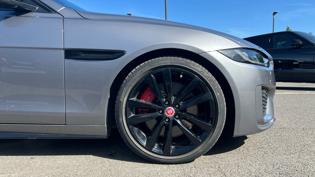 Jaguar XE 2.0 R-dynamic Hse 296 Bhp Red #29