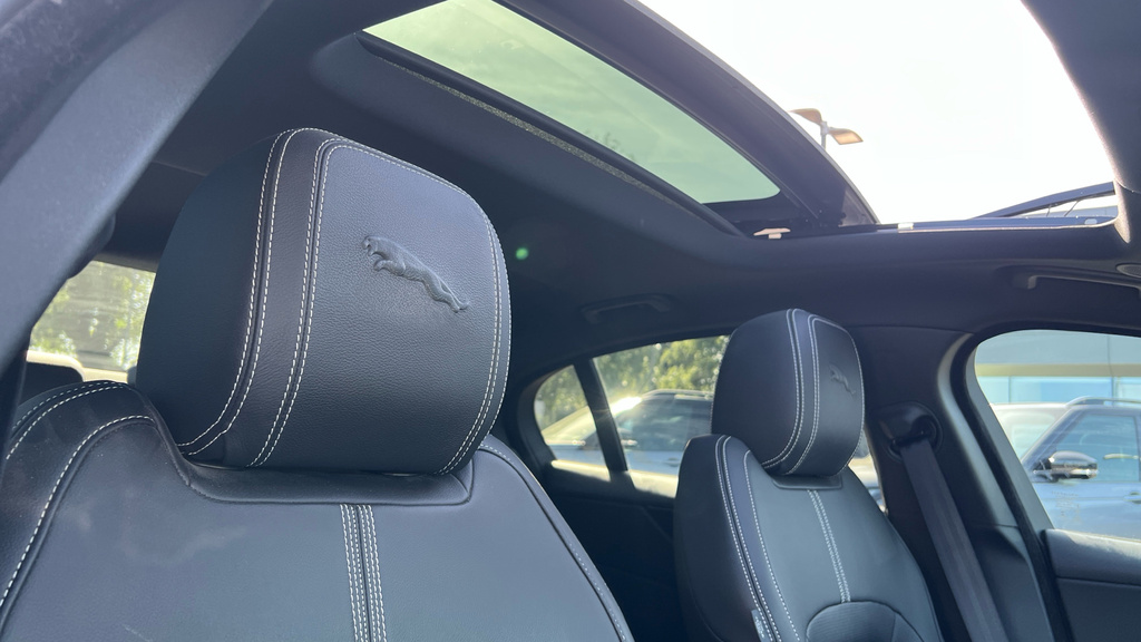 Jaguar XE 2.0 R-dynamic Hse 296 Bhp Red #38