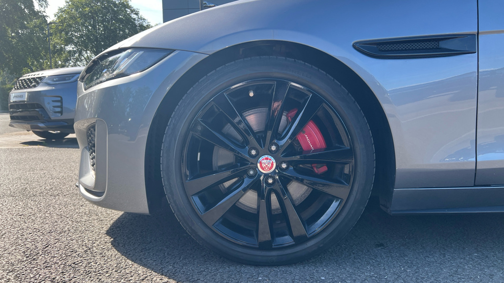 Jaguar XE 2.0 R-dynamic Hse 296 Bhp Red #23