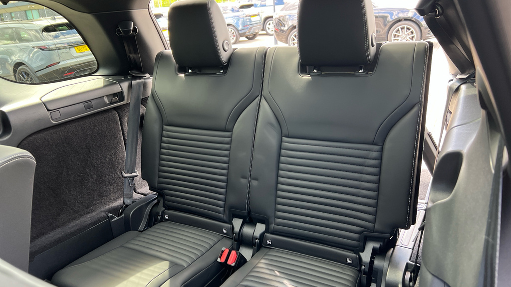 Land Rover Discovery 3L Dynamic Hse Black #31